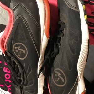 Women's used ZUMBA size 10 sneakers